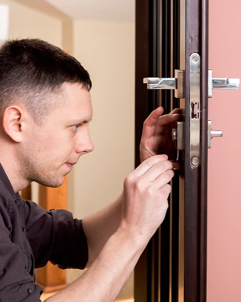 : Professional Locksmith For Commercial And Residential Locksmith Services in Huntington Beach, CA