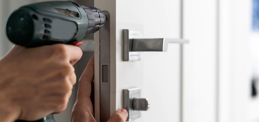 Locksmith For Lock Replacement Near Me in Huntington Beach, CA